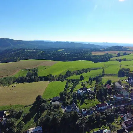 In Saechsischer Schweiz Am Wasserfall Lichtenhain