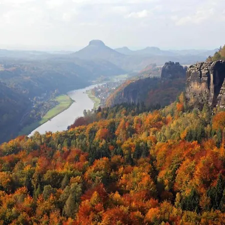 In Saechsischer Schweiz Am Wasserfall