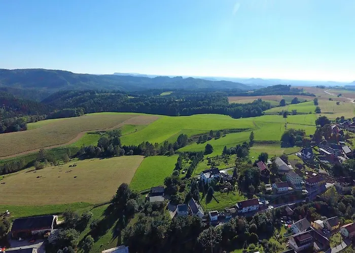 In Saechsischer Schweiz Am Wasserfall 利希滕海恩