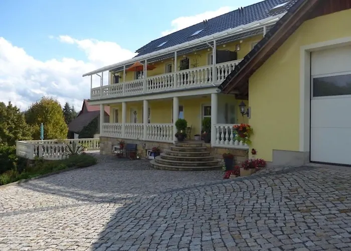 In Saechsischer Schweiz Am Wasserfall 公寓 *