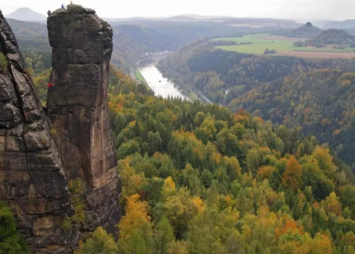 In Saechsischer Schweiz Am Wasserfall * 利希滕海恩